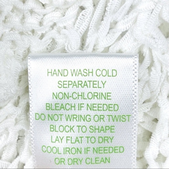 LILLY PULITZER Classic Crochet Top in Resort White Size XS - Picture 9 of 9